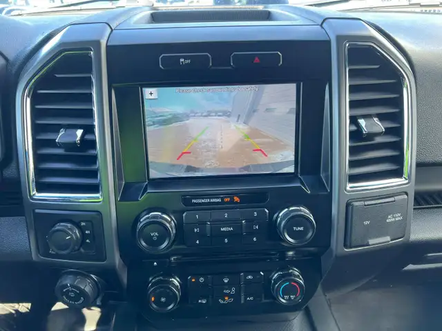 2016 Ford F-150 XLT Crew Cab 5.0L V8 - Photo 19