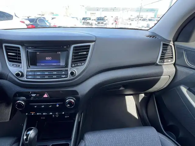 2017 Hyundai Tucson SE AWD - No Accident - Photo 19