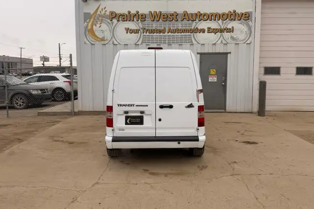 2010 Ford Transit Connect XLT - No Accident - Photo 6