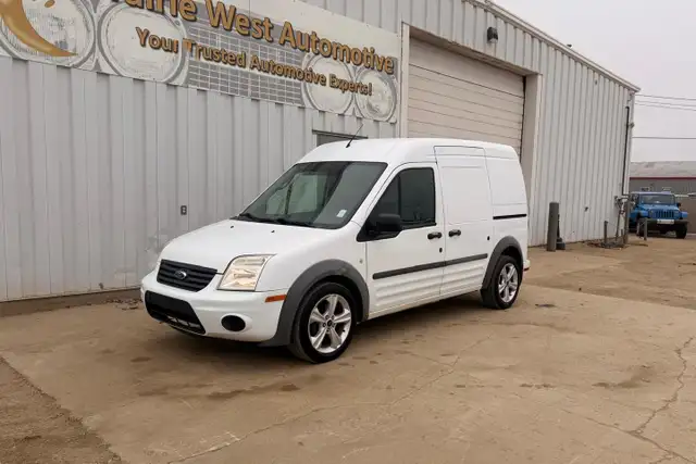 2010 Ford Transit Connect XLT - No Accident - Photo 9