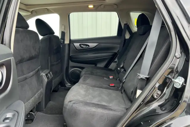 2016 Nissan Rogue S AWD - Photo 13