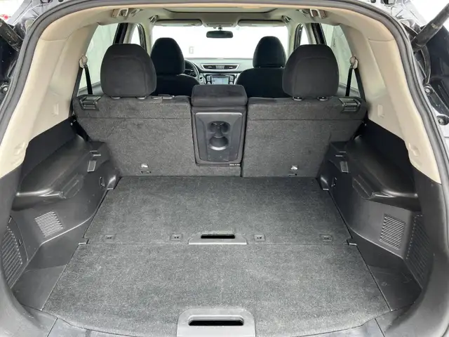 2016 Nissan Rogue S AWD - Photo 22