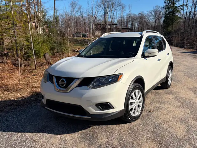 Nissan Rogue - Photo 2
