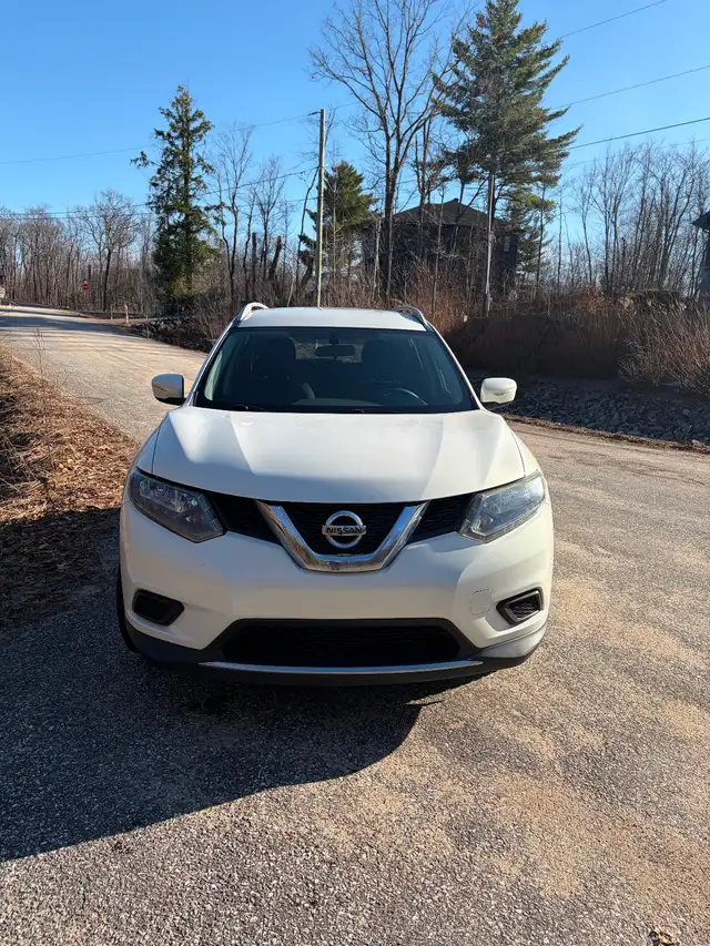 Nissan Rogue - Photo 3