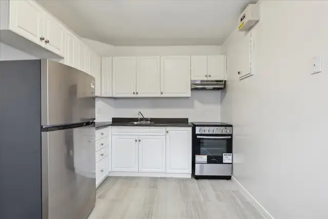 Frontenac Apartments - Junior 1 Bedroom available at 1, 3 Fronte - Photo 10