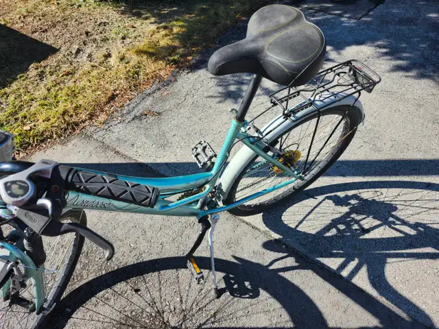 Ladies Commuter Bike For SAle - Photo 10
