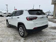 2025 Jeep Compass Sport 4x4 | 2L Turbo | Low KMs | Heated Seats - Photo 4