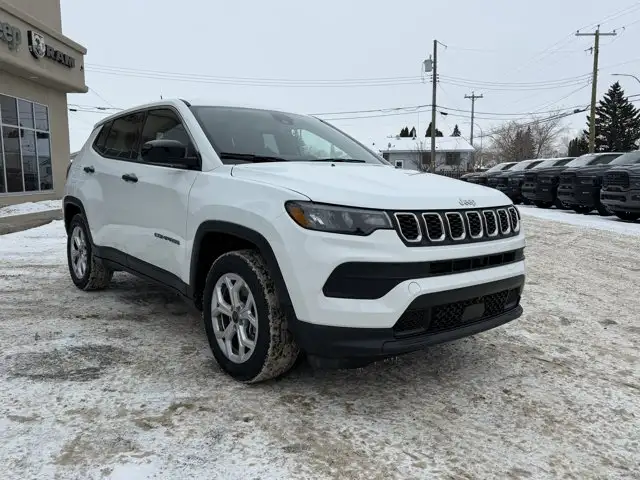 2025 Jeep Compass Sport 4x4 | 2L Turbo | Low KMs | Heated Seats - Photo 12