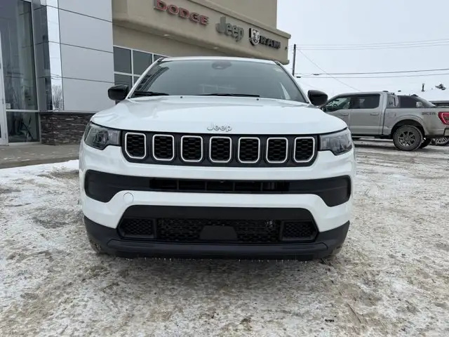 2025 Jeep Compass Sport 4x4 | 2L Turbo | Low KMs | Heated Seats - Photo 13