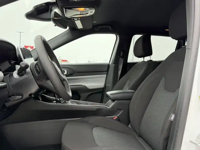 2025 Jeep Compass Sport 4x4 | 2L Turbo | Low KMs | Heated Seats - Photo 14