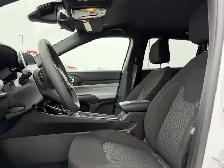 2025 Jeep Compass Sport 4x4 | 2L Turbo | Low KMs | Heated Seats - Photo 14