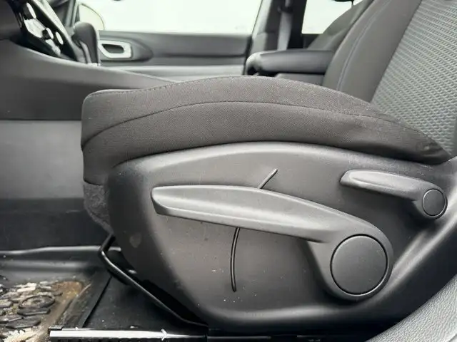 2025 Jeep Compass Sport 4x4 | 2L Turbo | Low KMs | Heated Seats - Photo 15