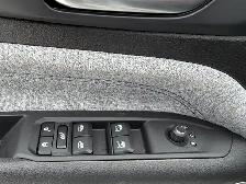 2025 Jeep Compass Sport 4x4 | 2L Turbo | Low KMs | Heated Seats - Photo 17