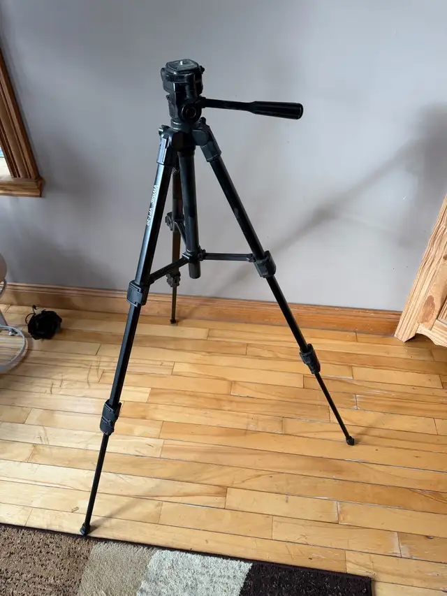 tripod for sale - Photo 2