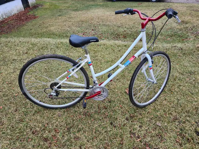 Ladies Commuter Bike For Sale - Photo 3