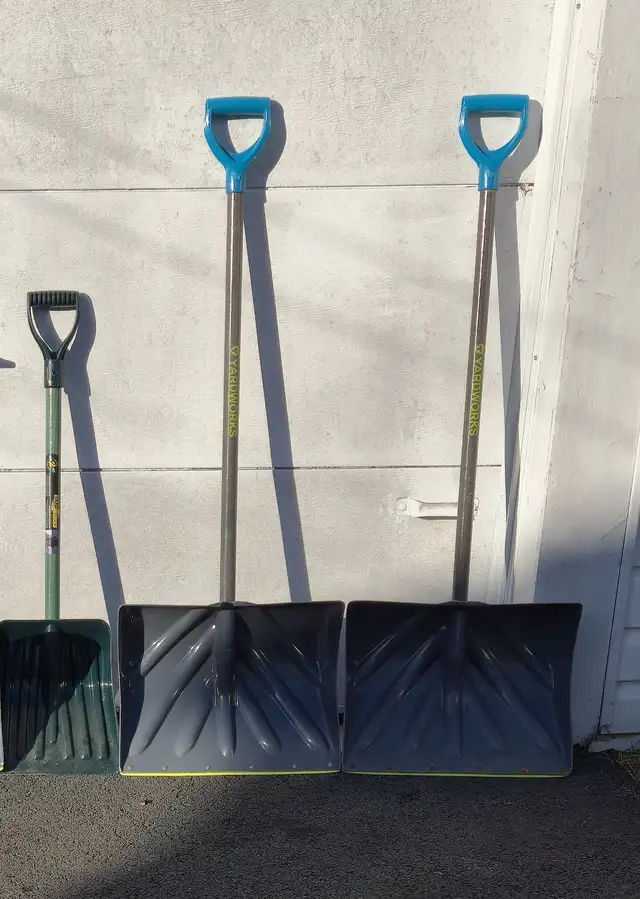 Yardworks Shovels - Photo 2