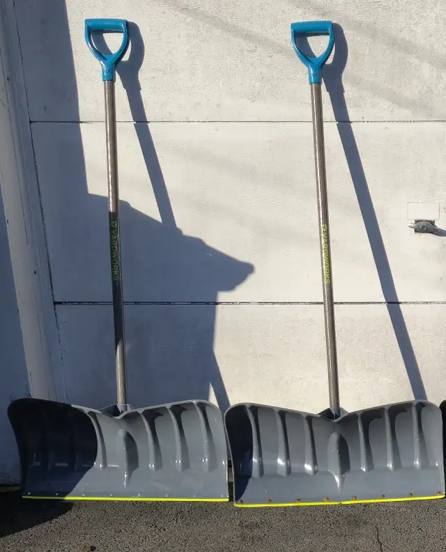 Yardworks Shovels - Photo 3