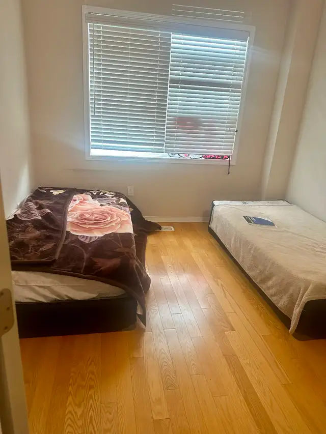 Private room/bathroom and washroom for rent in Mississauga - Photo 9