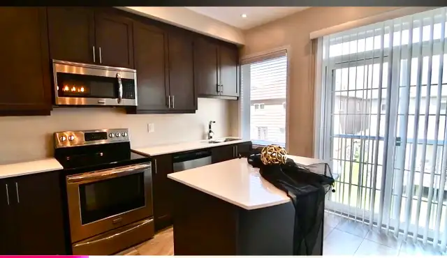 Private room/bathroom and washroom for rent in Mississauga - Photo 11