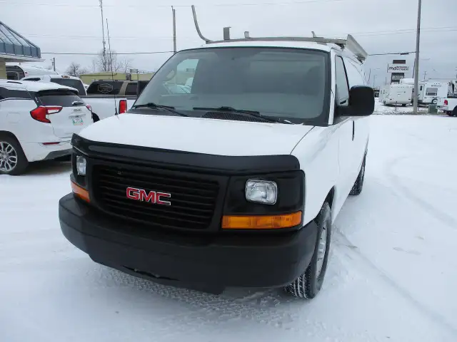 2015 GMC Savana Cargo Van RWD 2500 135' - Photo 2