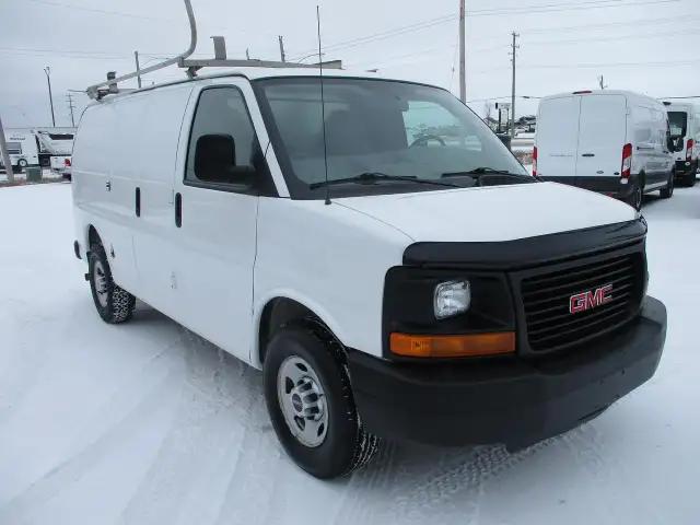 2015 GMC Savana Cargo Van RWD 2500 135' - Photo 3