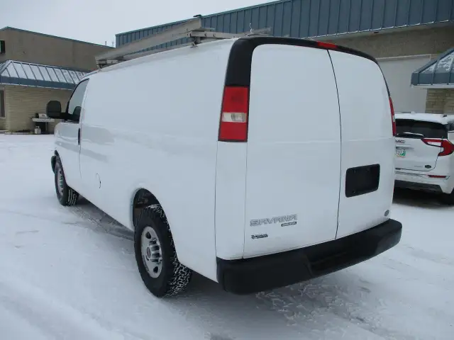 2015 GMC Savana Cargo Van RWD 2500 135' - Photo 6