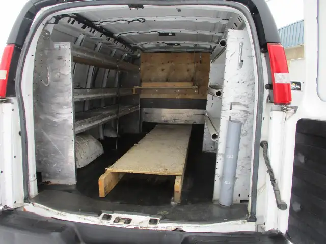 2015 GMC Savana Cargo Van RWD 2500 135' - Photo 7