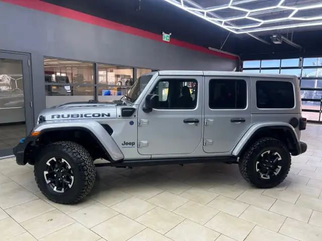 2024 Jeep Wrangler 4xe - Photo 2