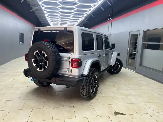 2024 Jeep Wrangler 4xe - Photo 4