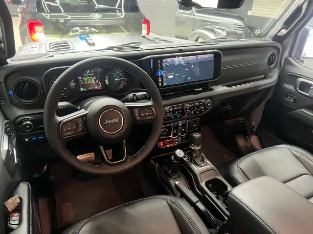 2024 Jeep Wrangler 4xe - Photo 14