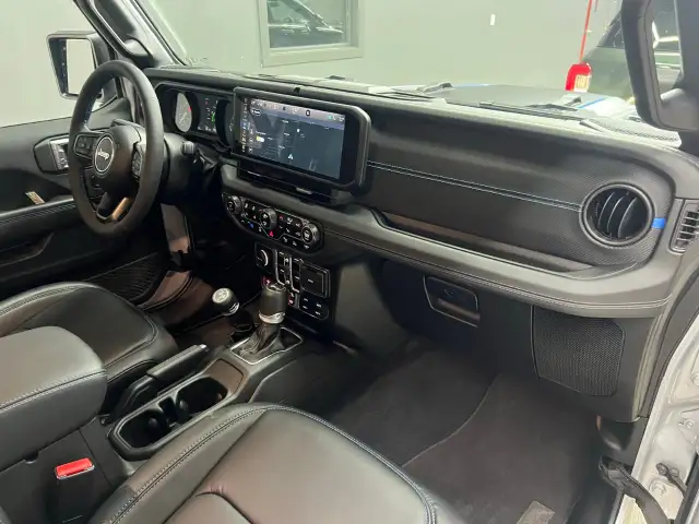 2024 Jeep Wrangler 4xe - Photo 15