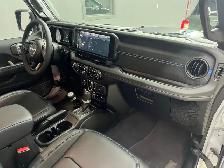 2024 Jeep Wrangler 4xe - Photo 15