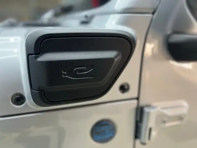 2024 Jeep Wrangler 4xe - Photo 40