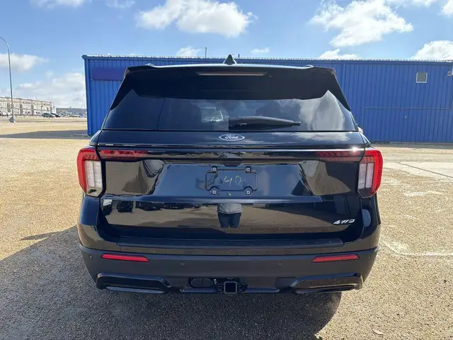 2026 Ford Explorer ST-Line 300A - Photo 6
