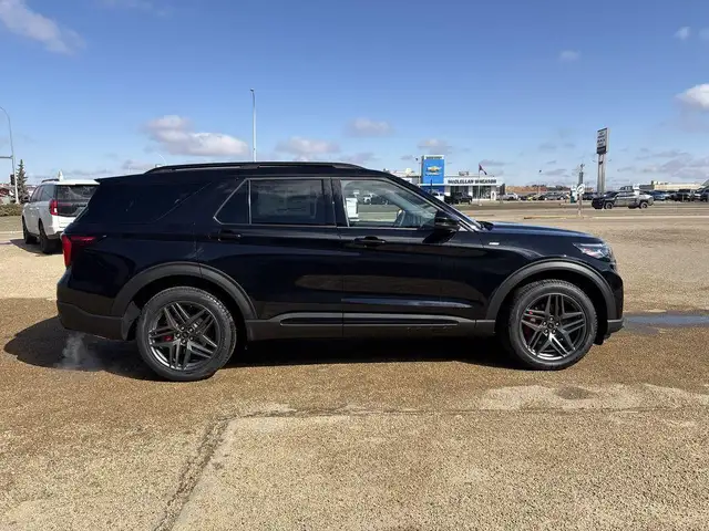 2026 Ford Explorer ST-Line 300A - Photo 10