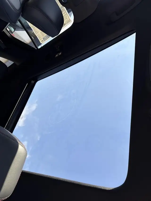 2026 Ford Explorer ST-Line 300A - Photo 24