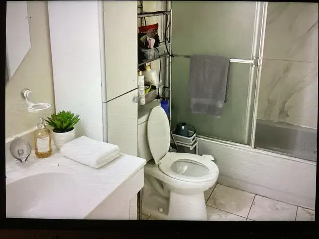 Large furnished room avail. May 1, 2026  YONG/STEELS - Photo 6