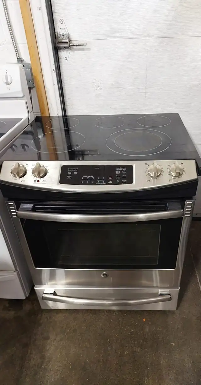 Stove - 30 GE -  Electric Range -Glass Top - SS - Used
