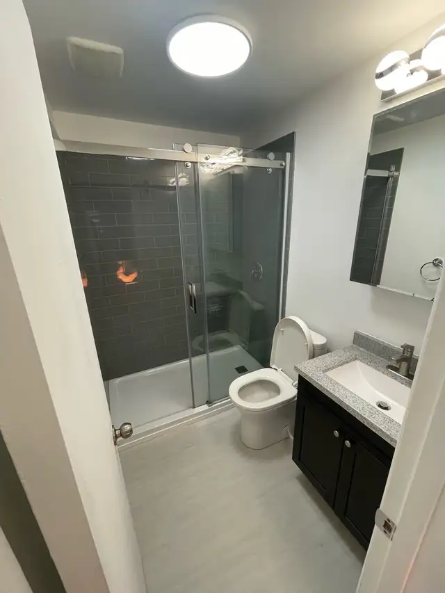 NEWLY RENOVATED BUNGALOW FOR RENT IN RIVER HEIGHTS/CRESENTWOOD - Photo 8