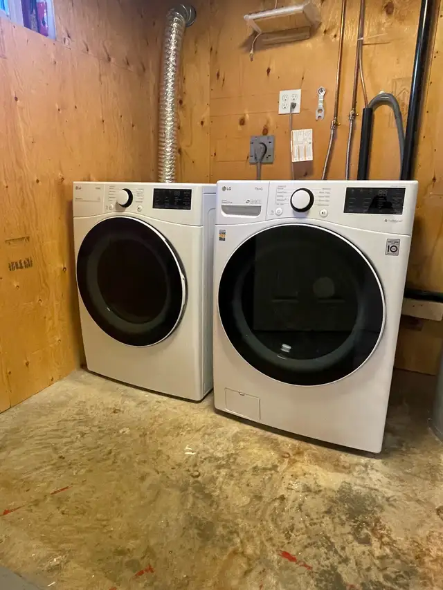 NEWLY RENOVATED BUNGALOW FOR RENT IN RIVER HEIGHTS/CRESENTWOOD - Photo 9