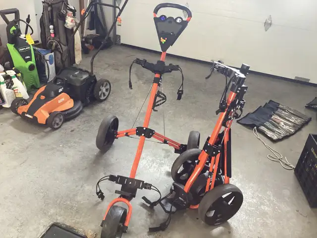 2 Chariots de Golf 3 Roues