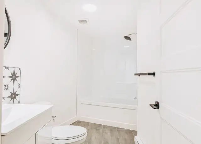 GREAT 2 BEDROOM WiTH 4 BEDS FULLY FURNISHED - Photo 10