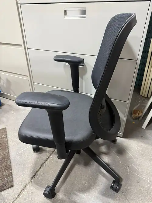 Orangebox Projek Synchro-Tilt Task Chair! - Photo 2
