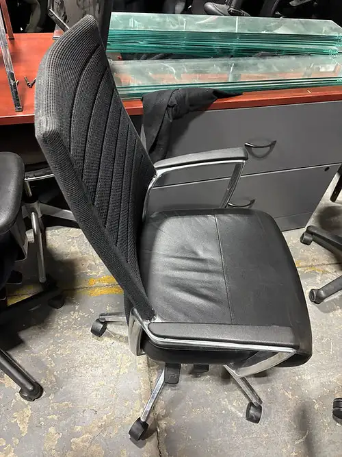 Global Accord Chair! - Photo 2