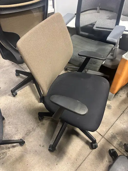 Keilhauer Simple Chair (Model 9313) – Upholstered Conference! - Photo 3