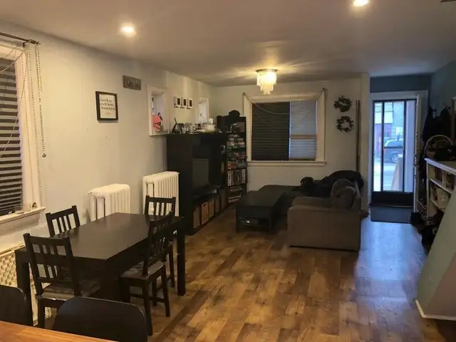 3 Bdrm House-Oakwood LRT/St. Clair W. & Cedarvale Subways - Photo 2