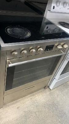 Stove - 30 KitchenAid - Electric Range - SS - Used