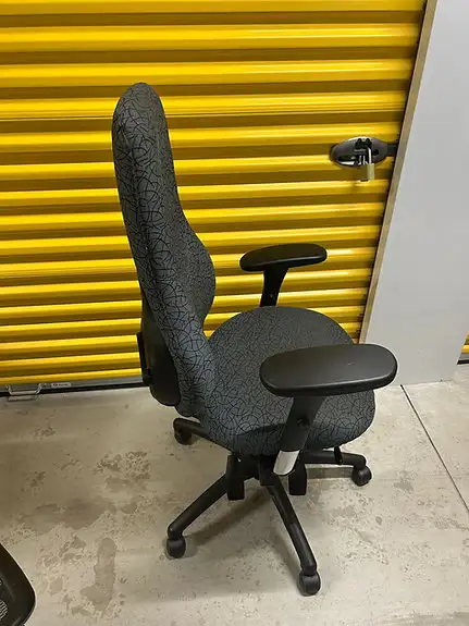 Global Tritek High Back Office Chair – Ergonomic Seating! - Photo 2