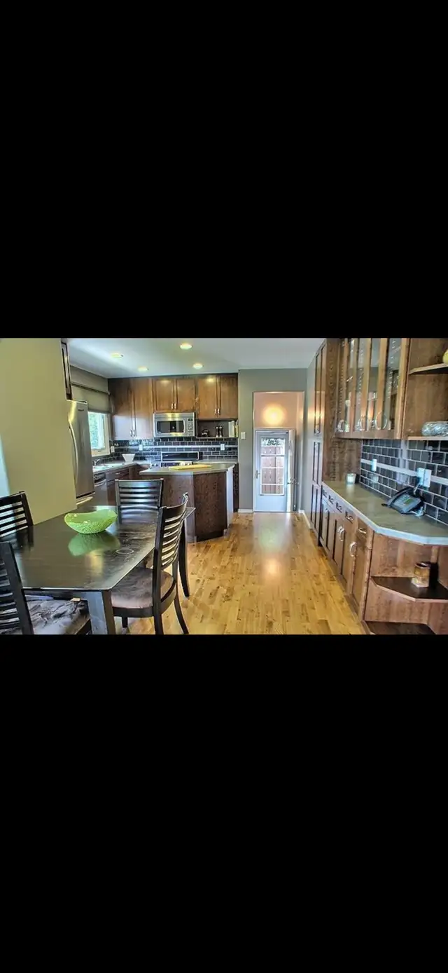 West End Home 4 Bed 2 Bath - Photo 2