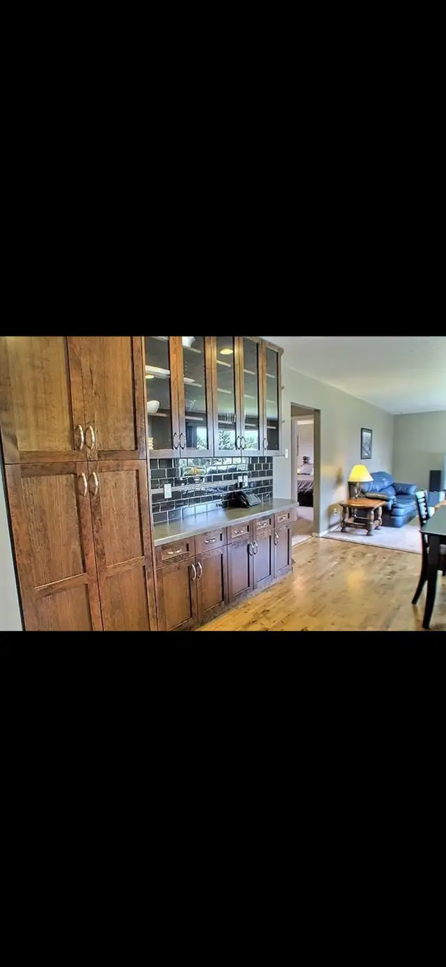 West End Home 4 Bed 2 Bath - Photo 4